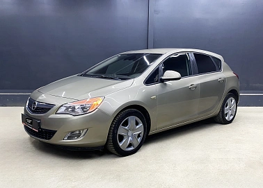 Opel Astra, 2011г, передний привод, механика