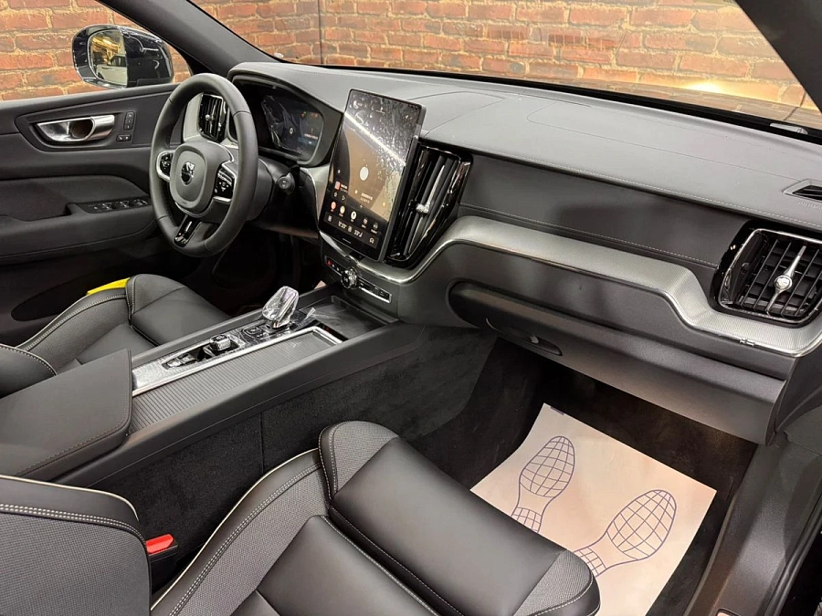Volvo XC60, 2025г., полный привод, автомат
