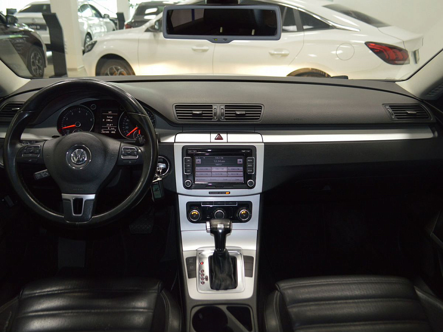 Volkswagen Passat CC, 2010г., передний привод, робот