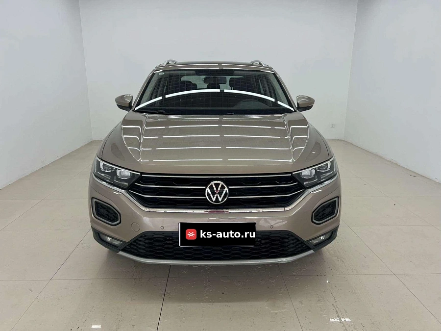Volkswagen T-Roc, 2022г., передний привод, робот