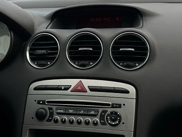 Peugeot 308, 2009г, передний привод, автомат