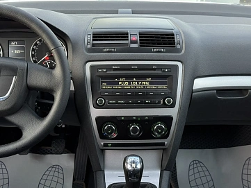 Skoda Octavia, 2009г, передний привод, механика