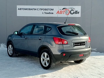 Nissan Qashqai, 2008г, передний привод, механика