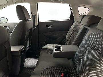 Nissan Qashqai, 2009г, передний привод, вариатор