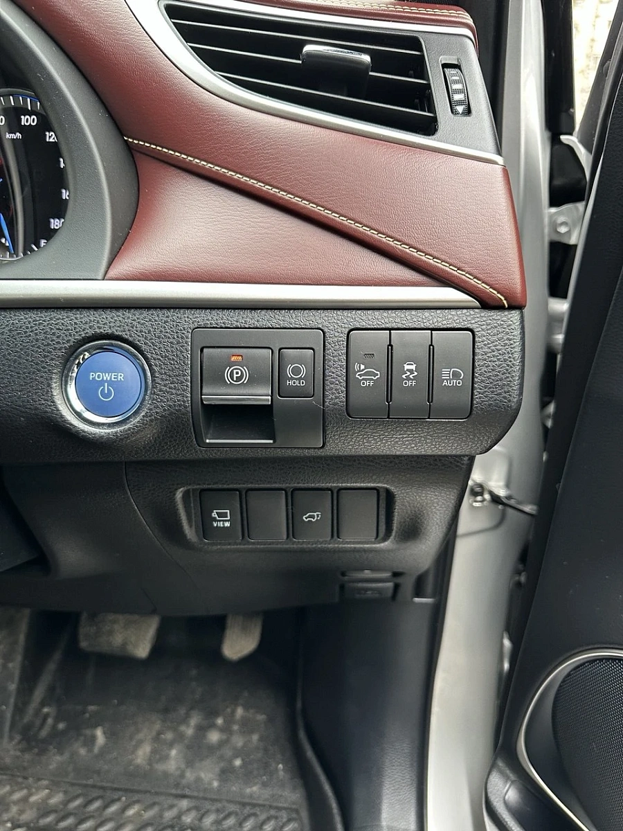 Toyota Harrier, 2019г., полный привод, вариатор