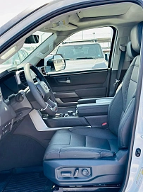 Toyota Sequoia, 2024г, полный привод, автомат