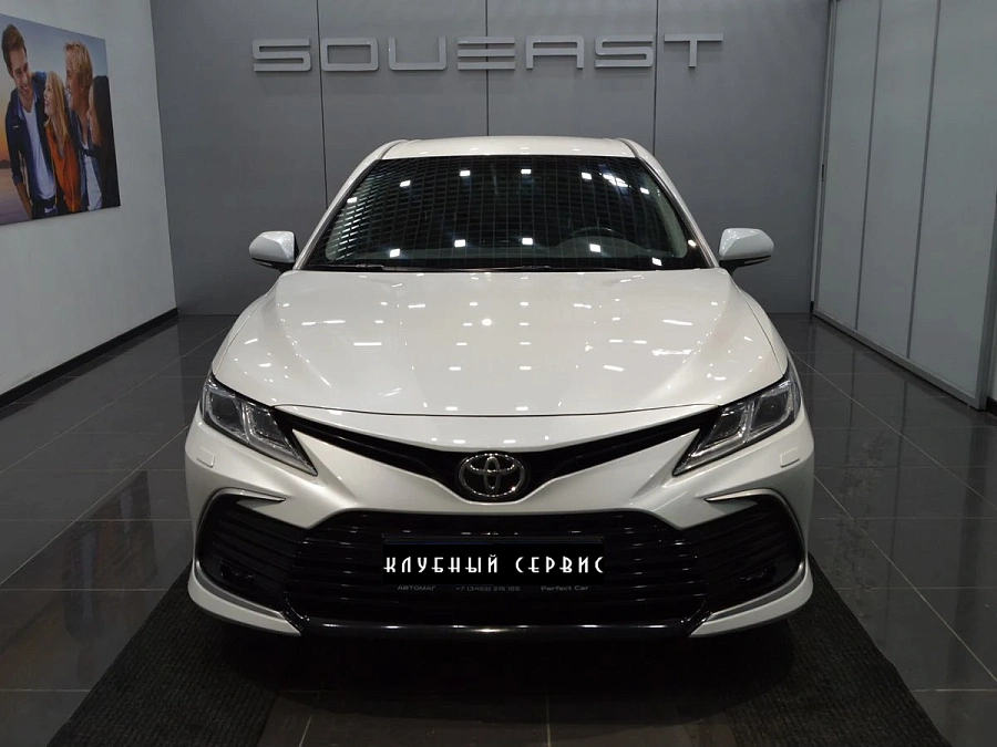 Toyota Camry, 2021г., передний привод, автомат