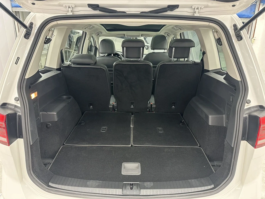 Volkswagen Touran, 2021г., передний привод, робот