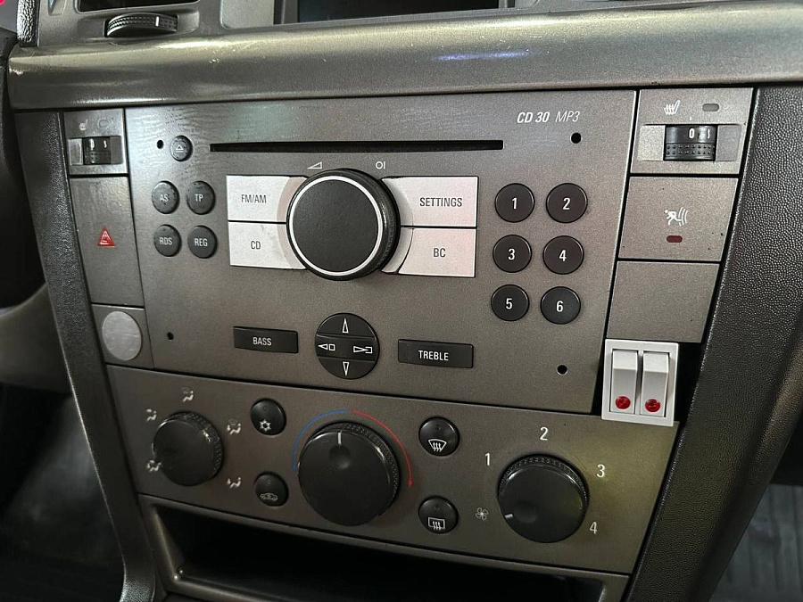 Opel Vectra, 2005г., передний привод, механика