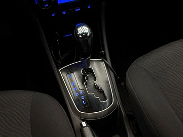 Hyundai Solaris, 2012г, передний привод, автомат