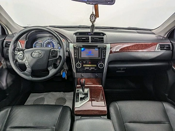 Toyota Camry, 2013г, передний привод, автомат