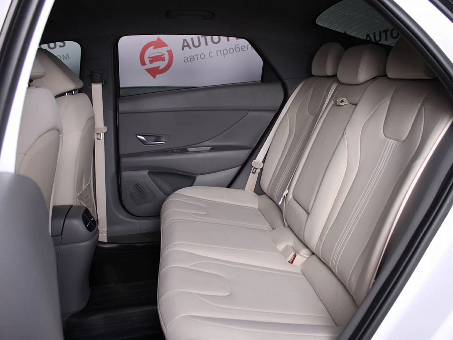 Hyundai Elantra, 2021г., передний привод, автомат