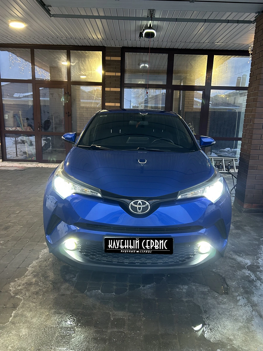 Toyota C-HR, 2018г., передний привод, вариатор