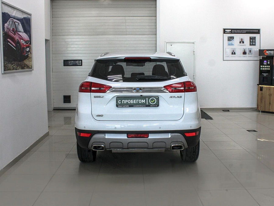 Geely Atlas, 2021г., передний привод, автомат