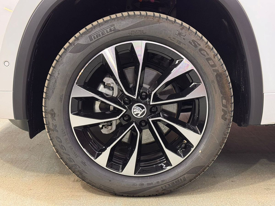 Skoda Kodiaq, 2024г., полный привод, робот