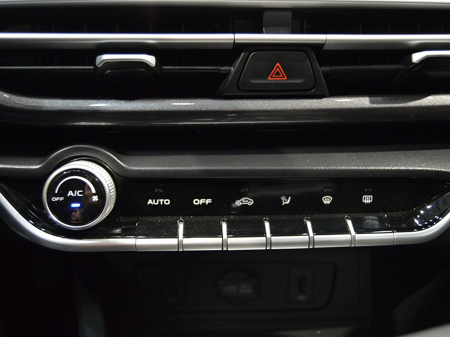 Changan Eado Plus, 2023г., передний привод, робот