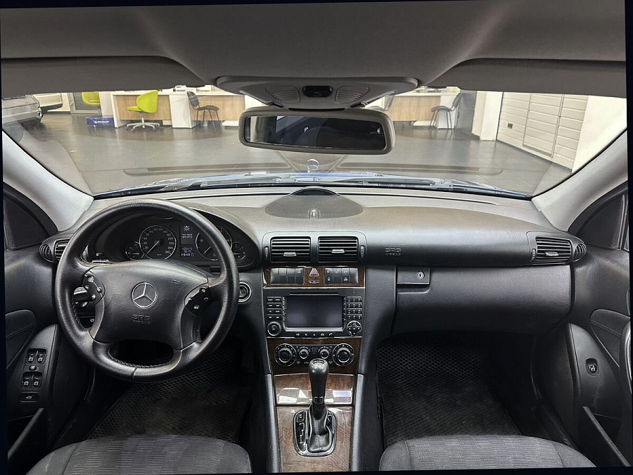 Mercedes-Benz C-Класс, 2005г., задний привод, автомат