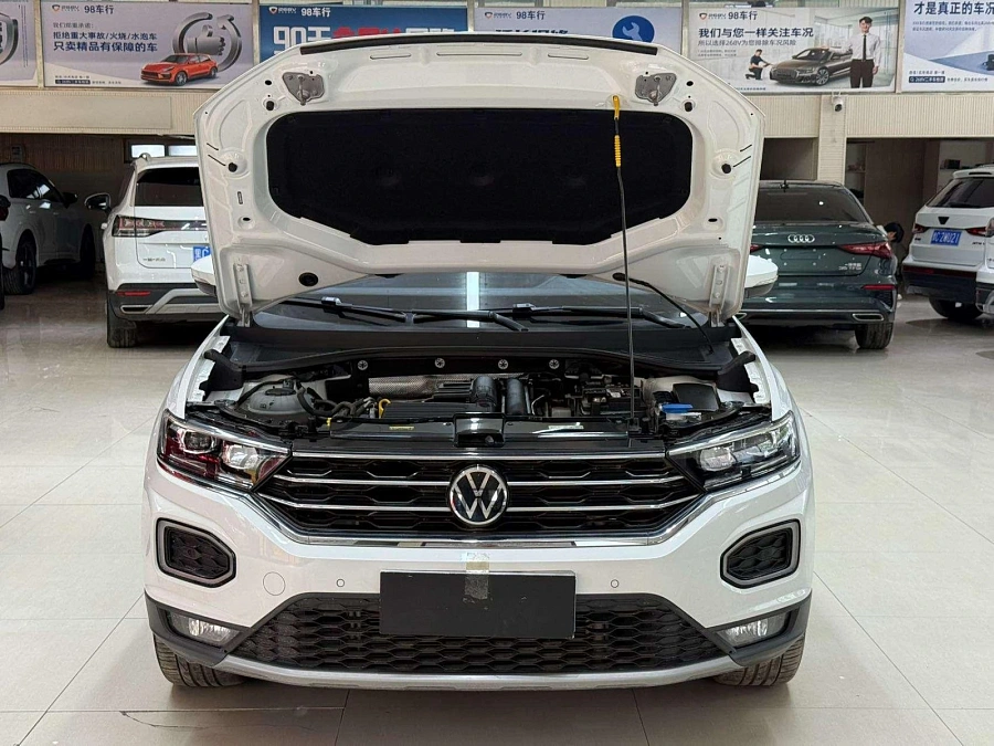 Volkswagen T-Roc, 2021г., полный привод, робот