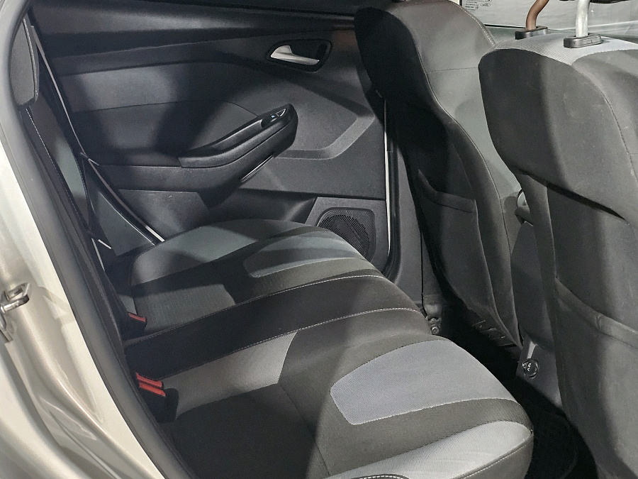 Ford Focus, 2011г., передний привод, механика