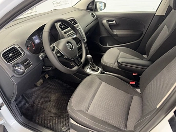 Volkswagen Polo, 2016г., передний привод, автомат