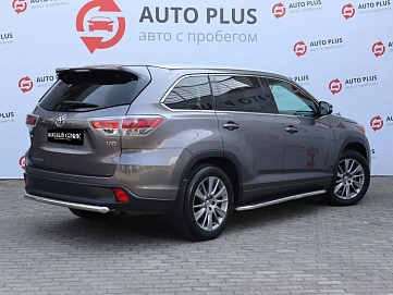 Toyota Highlander, 2015г, полный привод, автомат