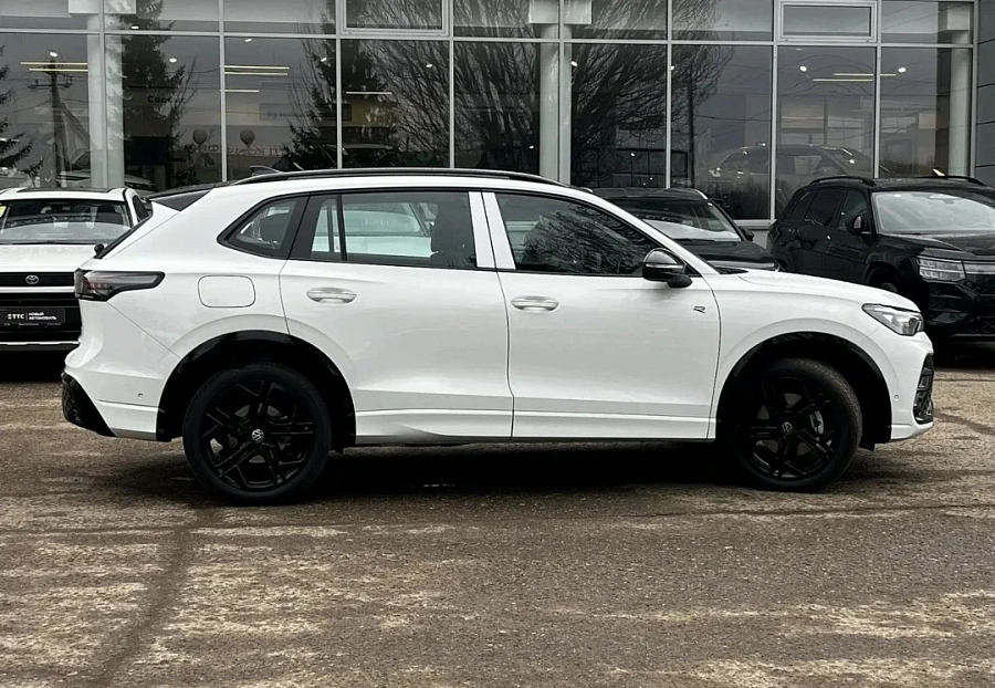 Volkswagen Tiguan, 2025г., полный привод, робот