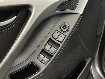 Hyundai Elantra, 2015г, передний привод, автомат