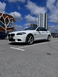 BMW 5 серии, 2014г, задний привод, автомат
