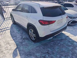 Mercedes-Benz GLA, 2021г, передний привод, робот
