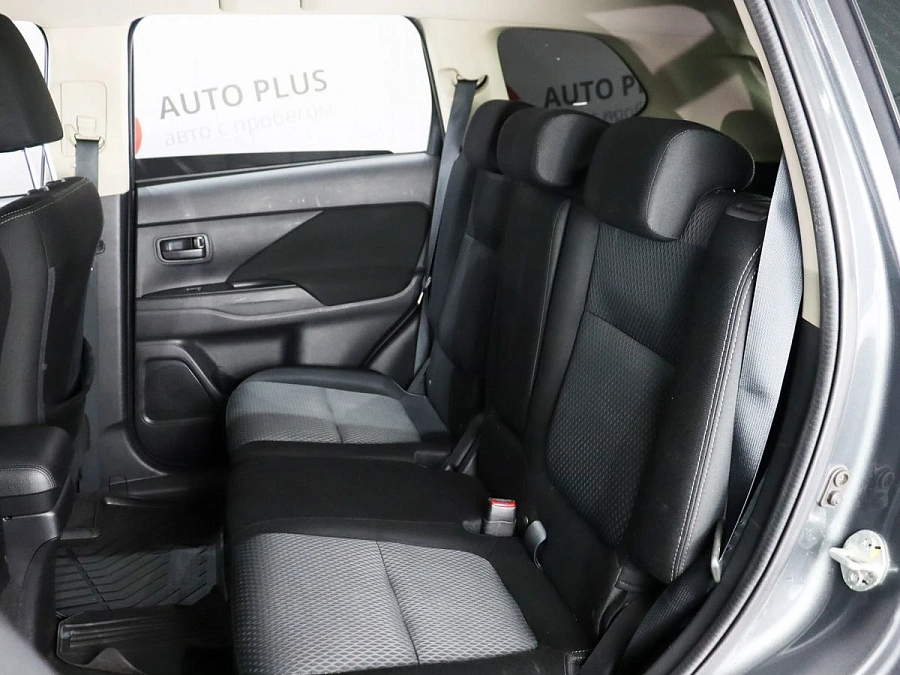 Mitsubishi Outlander, 2016г., передний привод, вариатор