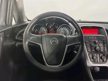 Opel Astra, 2013г, передний привод, механика