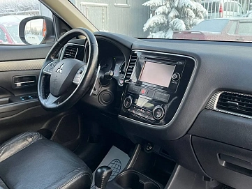 Mitsubishi Outlander, 2012г, полный привод, вариатор