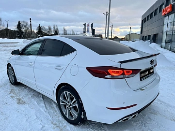 Hyundai Elantra, 2016г, передний привод, автомат