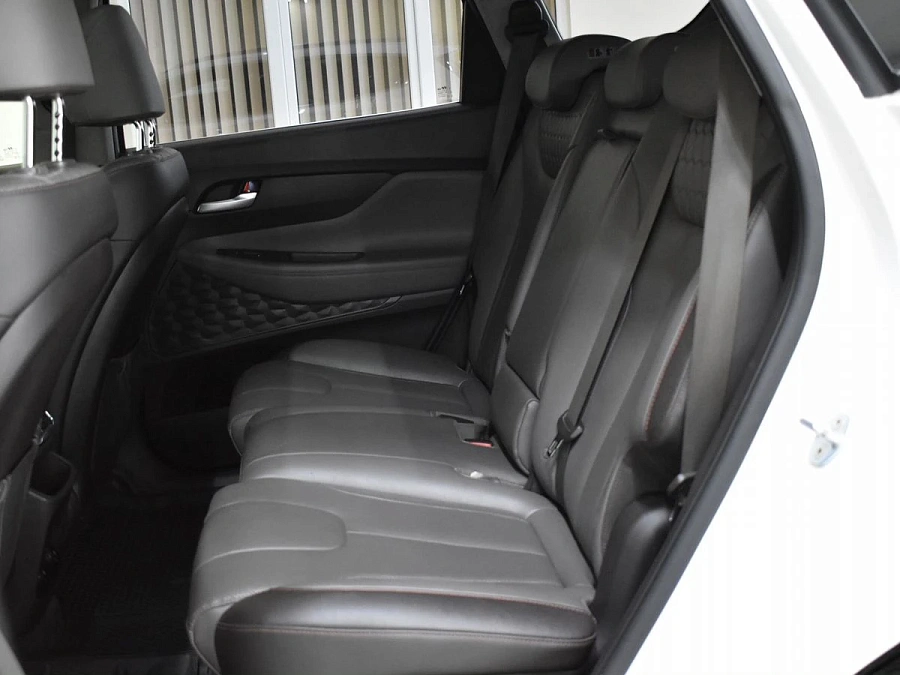 Hyundai Santa Fe, 2019г., передний привод, автомат