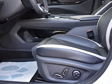 Changan UNI-V, 2024г., передний привод, робот