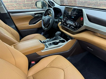 Toyota Highlander, 2025г, полный привод, автомат