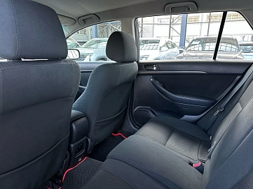 Toyota Avensis, 2003г, передний привод, автомат