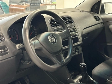 Volkswagen Polo, 2017г, передний привод, механика