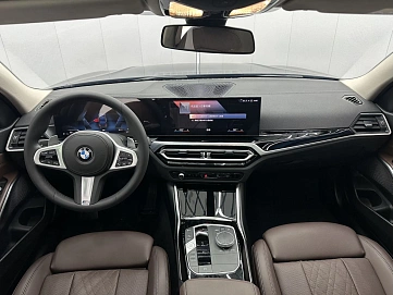 BMW 3 серии, 2023г, задний привод, автомат