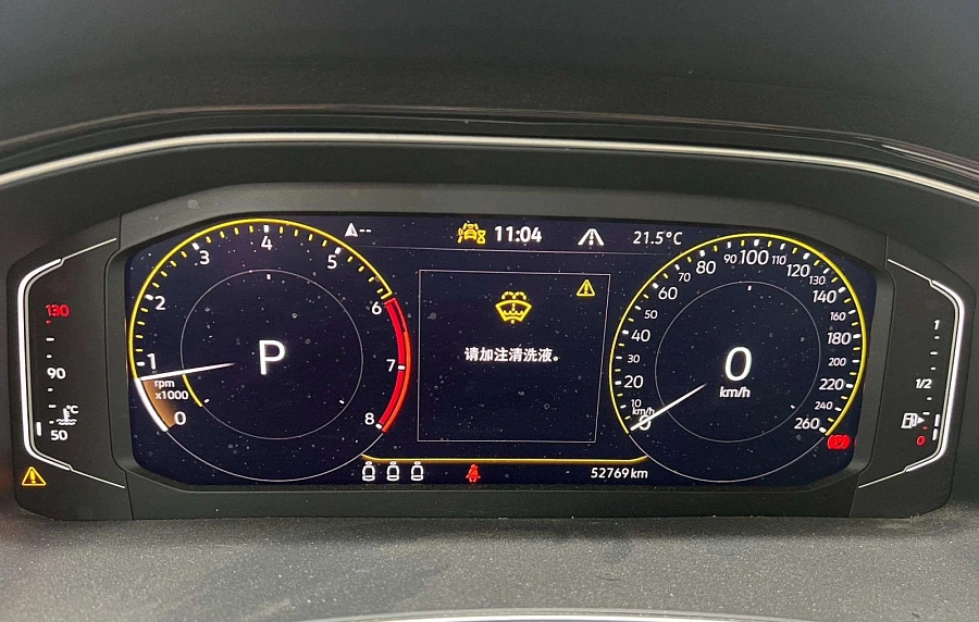 Volkswagen T-Roc, 2022г., передний привод, робот