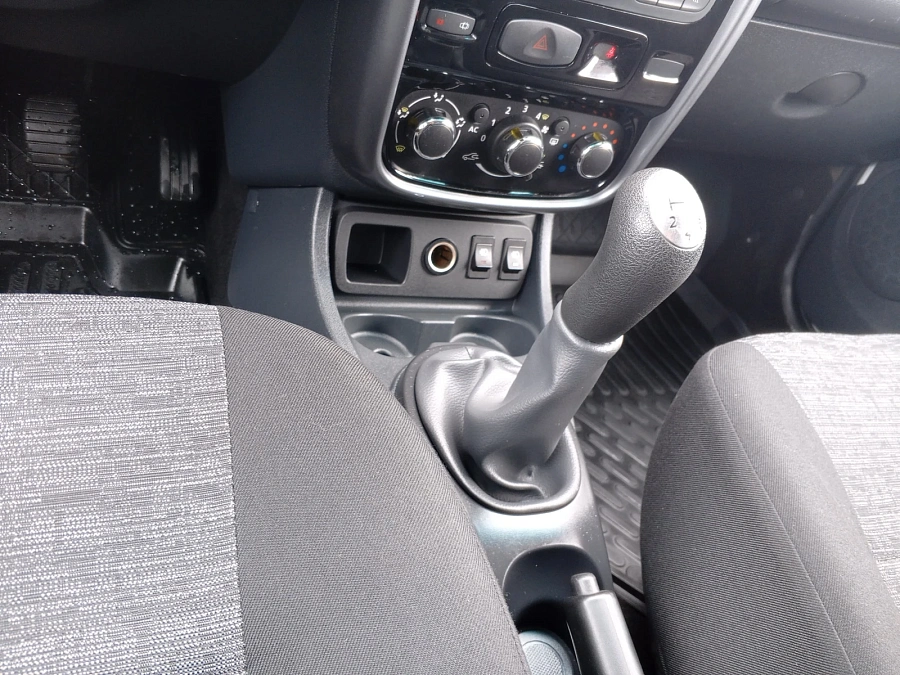 Renault Duster, 2012г., передний привод, механика