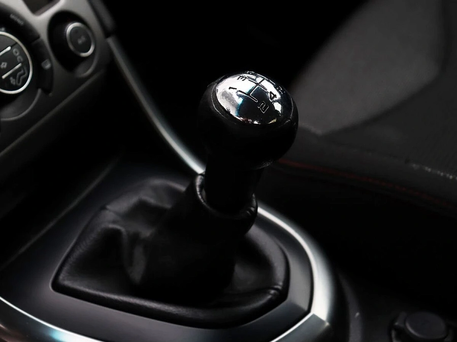 Peugeot 308, 2011г., передний привод, механика