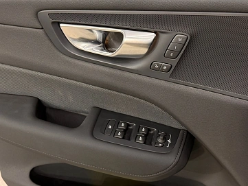 Volvo XC60, 2025г, полный привод, автомат