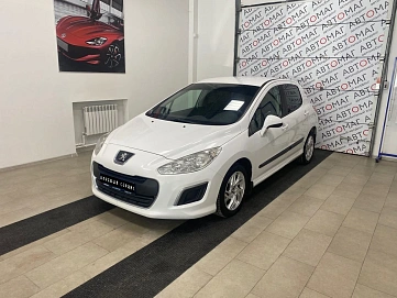 Peugeot 308, 2011г, передний привод, автомат