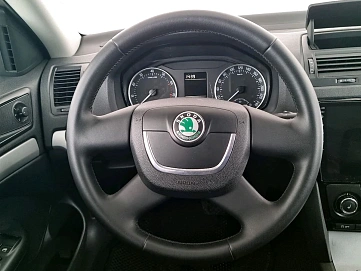 Skoda Octavia, 2012г, передний привод, автомат