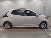 Toyota Yaris, 2022г., передний привод, вариатор