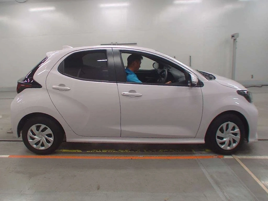 Toyota Yaris, 2022г., передний привод, вариатор