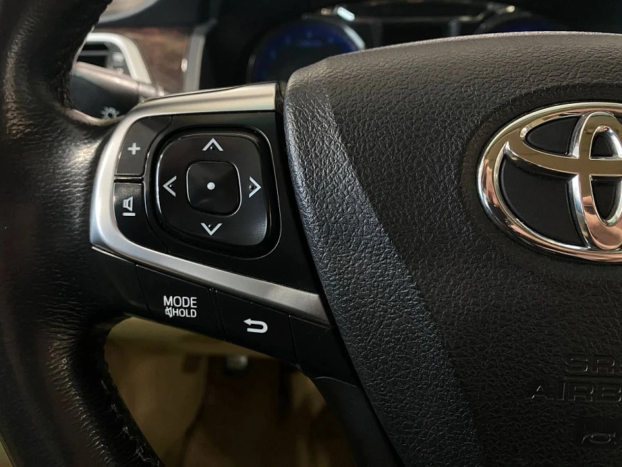 Toyota Camry, 2015г., передний привод, автомат