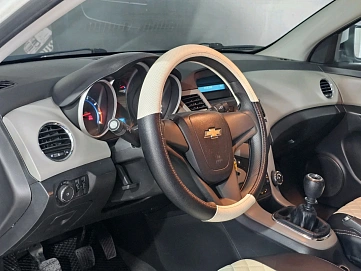 Chevrolet Cruze, 2011г, передний привод, механика