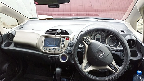 Honda Fit, 2011г, передний привод, вариатор